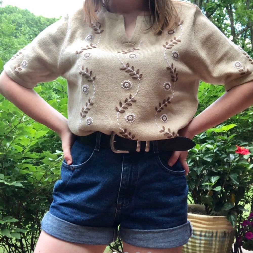 Tan Floral Vintage Knitted Top